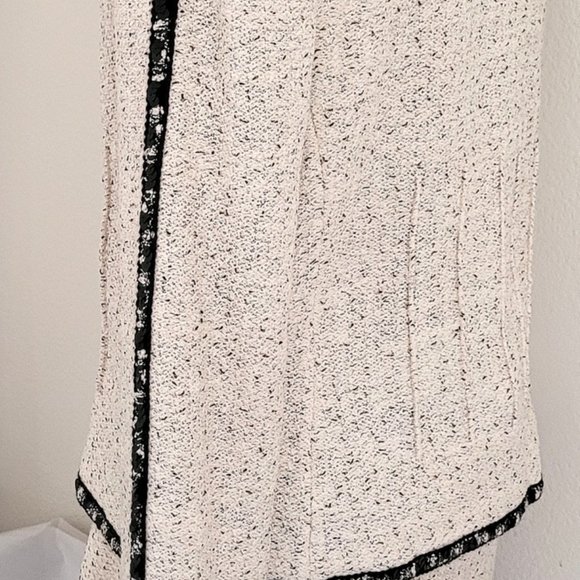 St. John COUTURE Skirt Suit Embellished - Picture 9 of 9